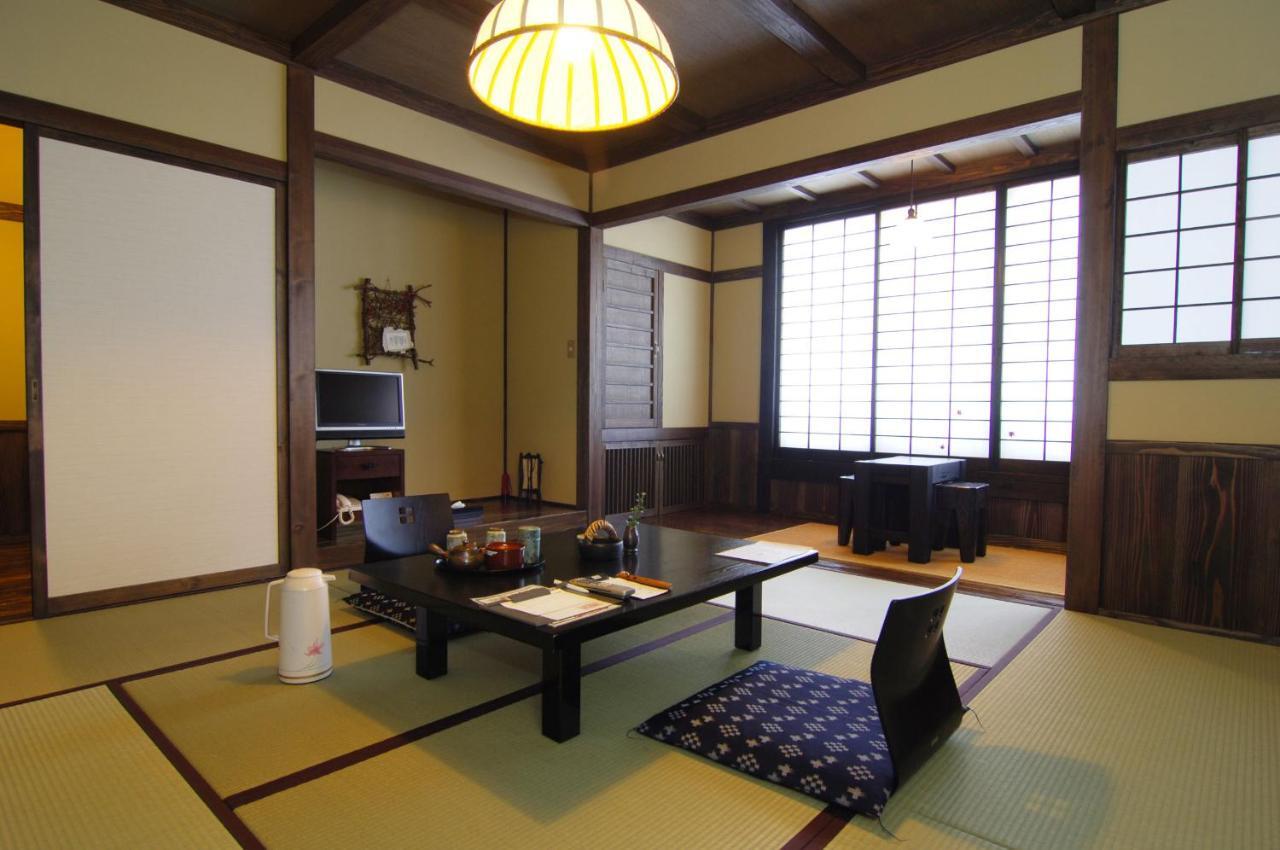 Kurokawa Onsen Yama No Yado Shinmeikan Мінаміоґуні Екстер'єр фото